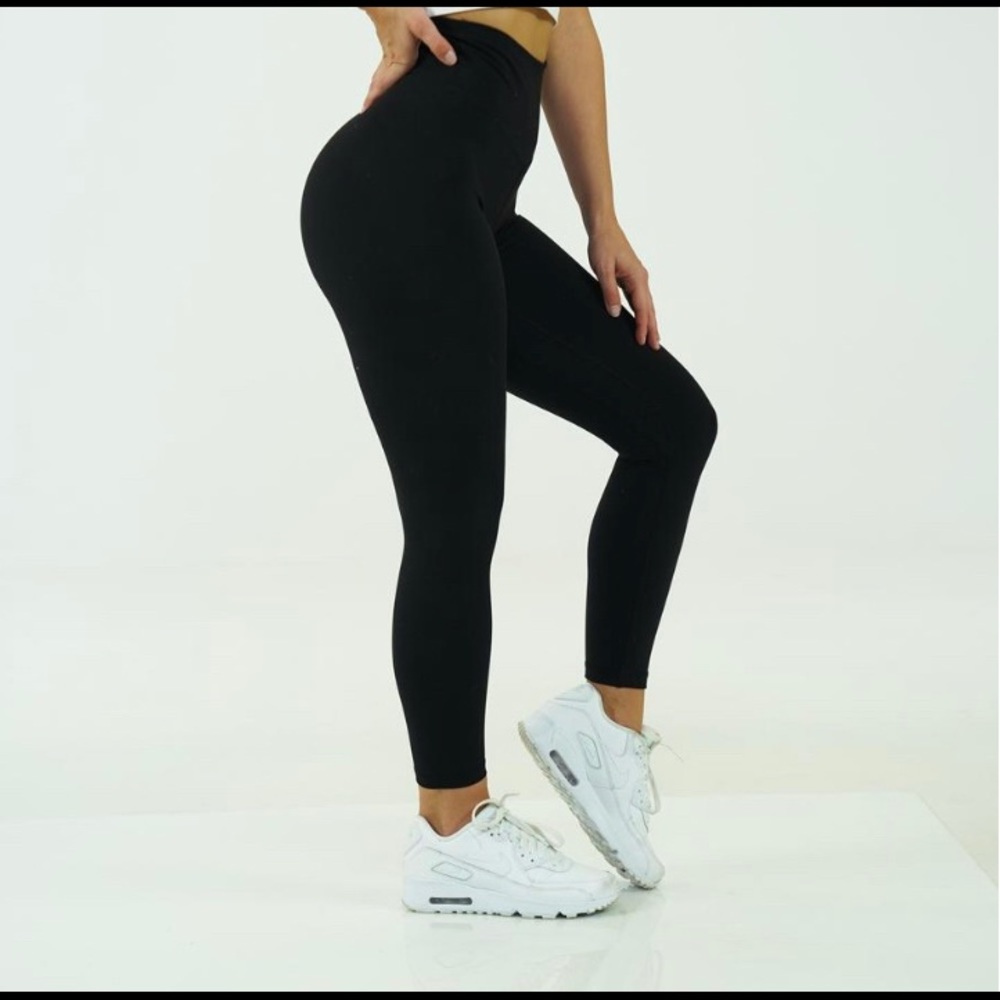 NVGTN True Black Signature Leggings SM